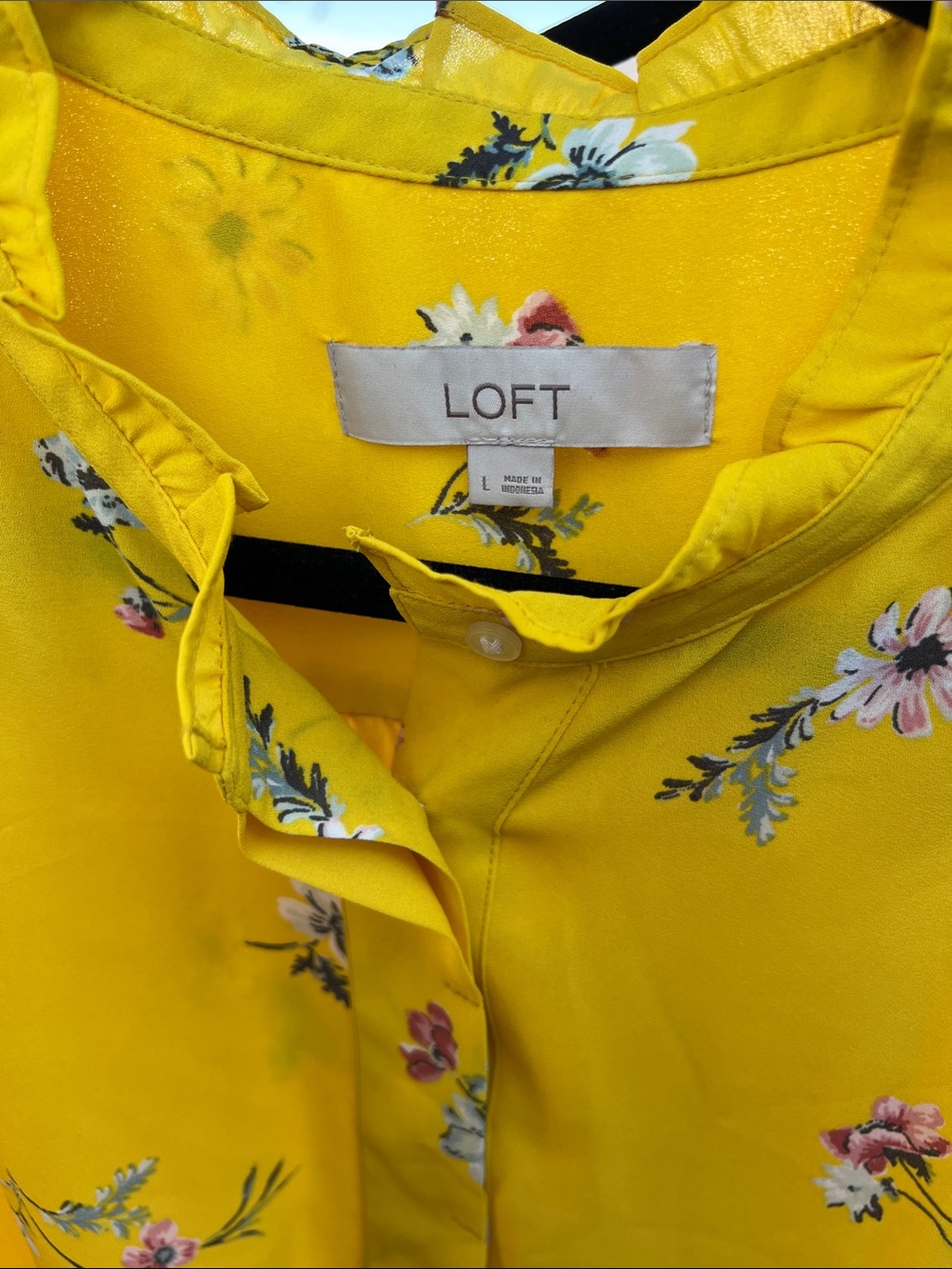 5 Assorted Loft Tops- Large - Picture 6 of 6
